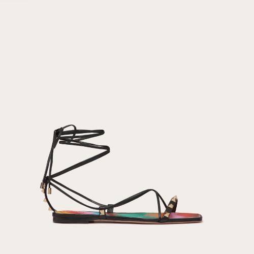 VALENTINO华伦天奴 22年秋冬 女士 平底凉鞋 SANDALES PLATES EN CUIR NAPPA 1W2S0FI7NAP0NO